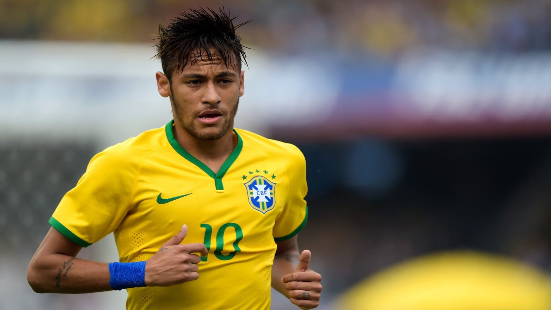 德甲联赛激战正酣,拜仁慕尼黑紧追领头羊勒沃库森